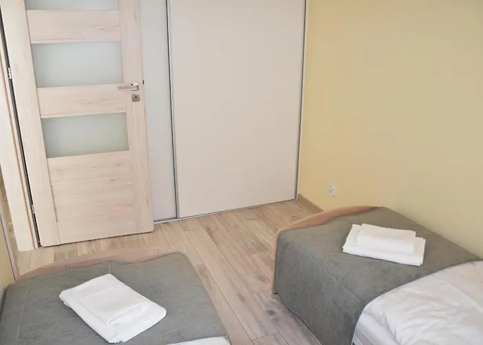 Srebrny Z Garazem * Kolberg